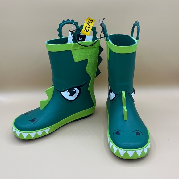 Boy’s pull-on alligator rain boots size 11/12 - Picture 2 of 6